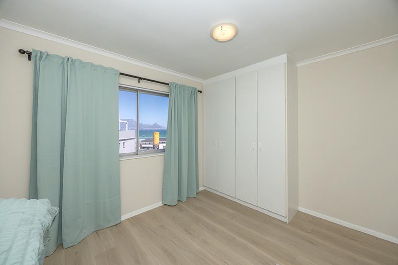 3 Bedroom Property for Sale in Bloubergrant Western Cape
